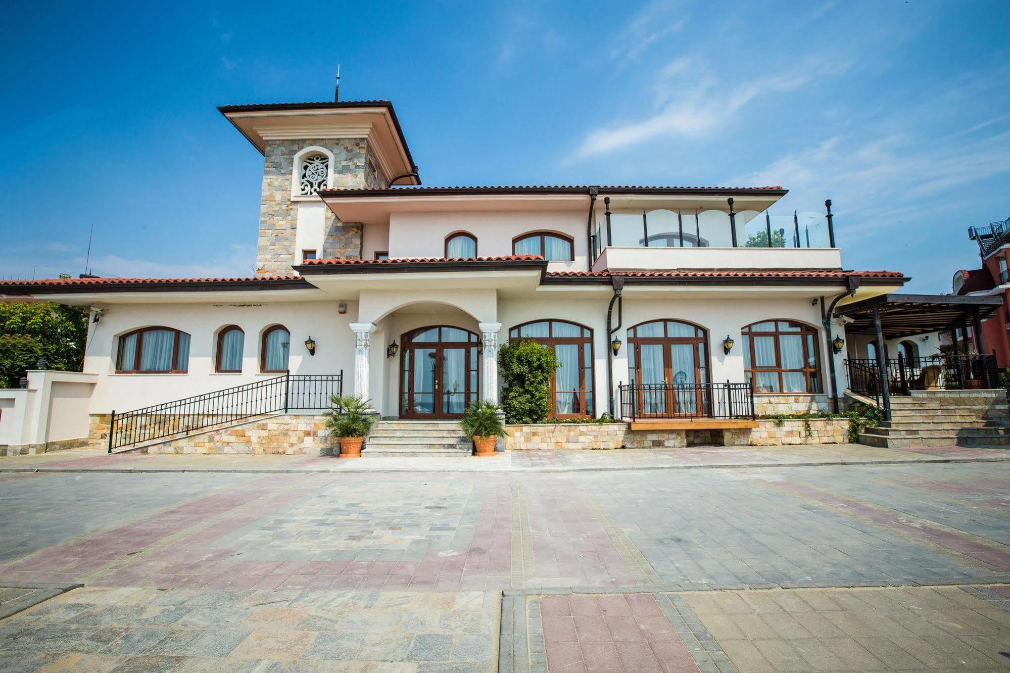 Helena Vip Villas And Suites Sunny Beach Exterior photo